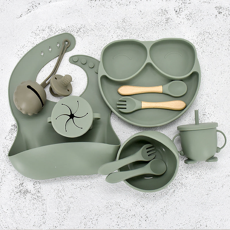 Set de vaisselle pour bébé 11 pièces – Vaisselle en silicone avec assiette ventouse, bol, bavoir, cuillère et fourchette