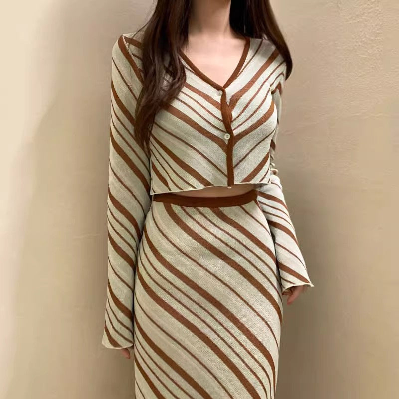 Ensemble tricoté 2 pièces – Haut à manches longues et jupe taille haute