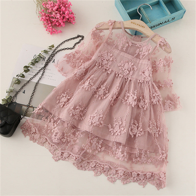 Robe enfant en tulle brodé – Élégance et légèreté pour occasions spéciales