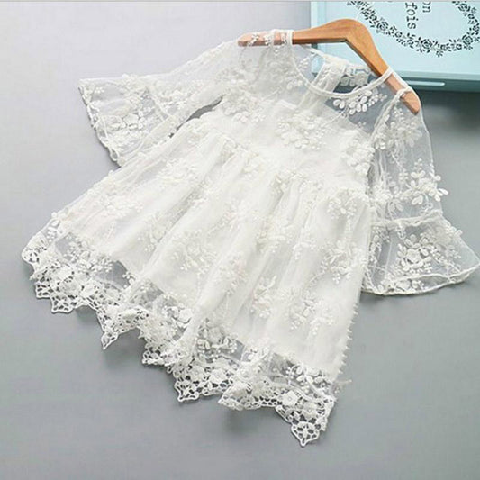 Robe enfant en tulle brodé – Élégance et légèreté pour occasions spéciales