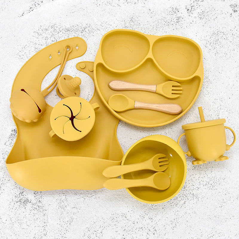 Set de vaisselle pour bébé 11 pièces – Vaisselle en silicone avec assiette ventouse, bol, bavoir, cuillère et fourchette