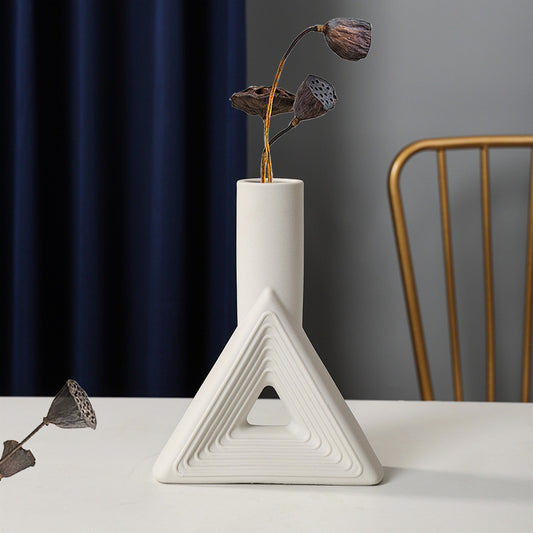 Vase géométrique en céramique – Décoration moderne et minimaliste