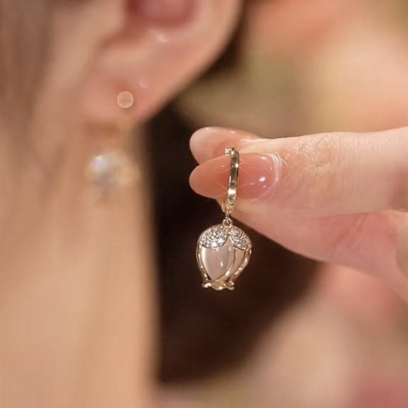 Boucles d’oreilles tulipe opale – élégance féminine
