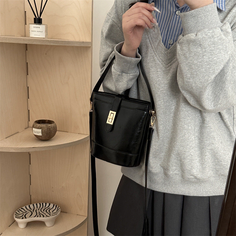 Sac seau femme à bandoulière, style hobo