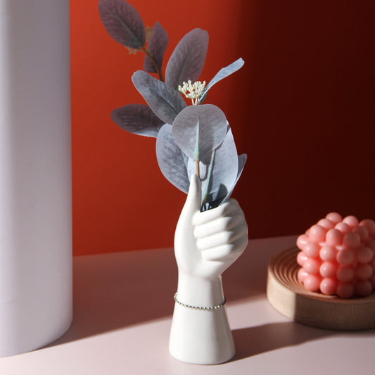 Vase en céramique sculpté – Ornement artistique en forme de corps humain