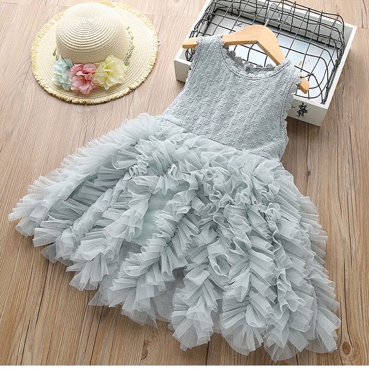 Robe enfant en tulle brodé – Élégance et légèreté pour occasions spéciales