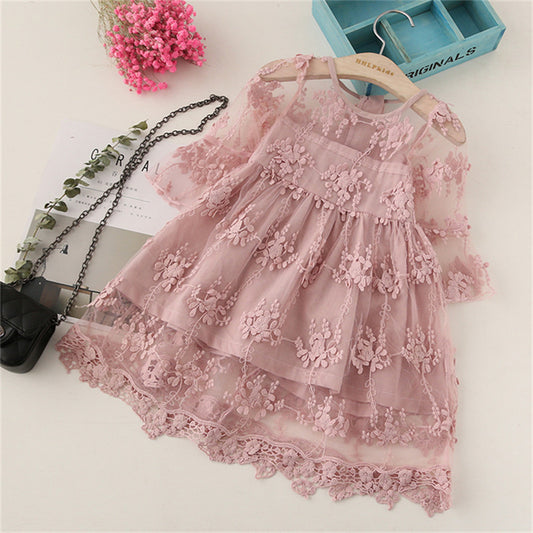 Robe enfant en tulle brodé – Élégance et légèreté pour occasions spéciales