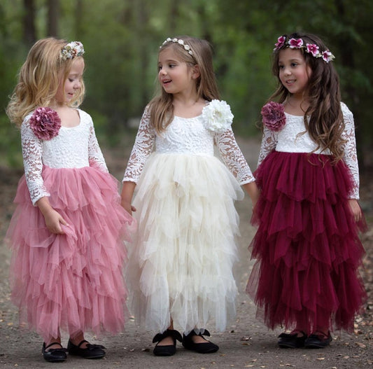 Robe enfant en tulle brodé – Élégance et légèreté pour occasions spéciales