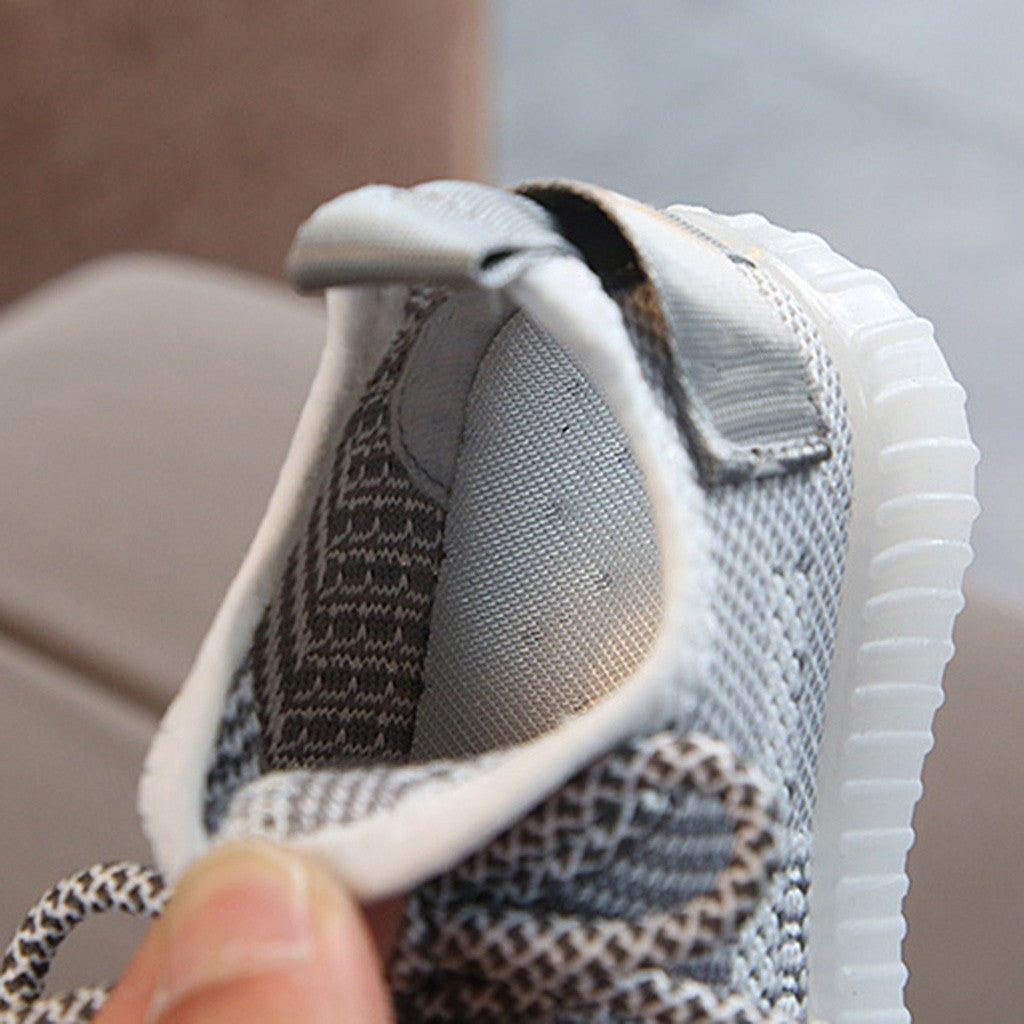 Baskets lumineuses pour enfants – Design moderne, confort optimal