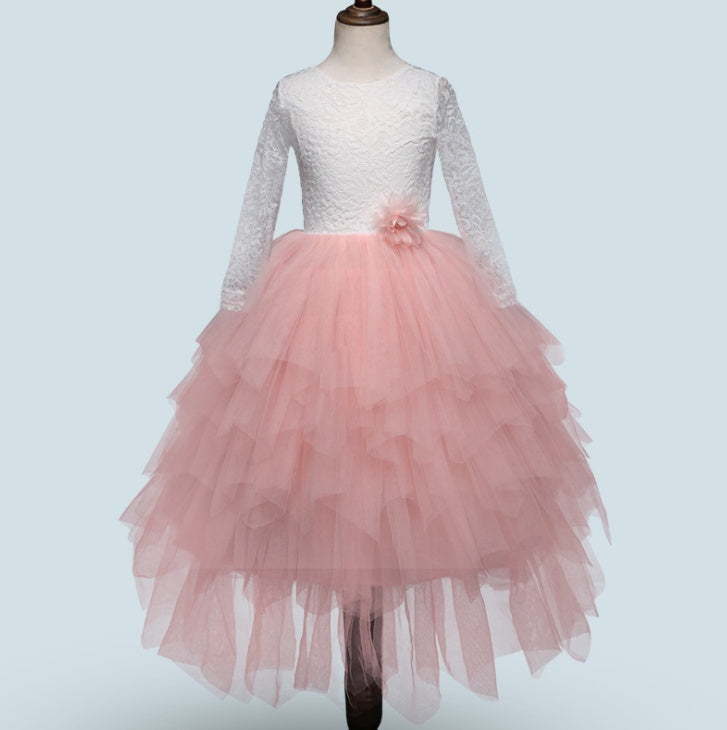 Robe enfant en tulle brodé – Élégance et légèreté pour occasions spéciales