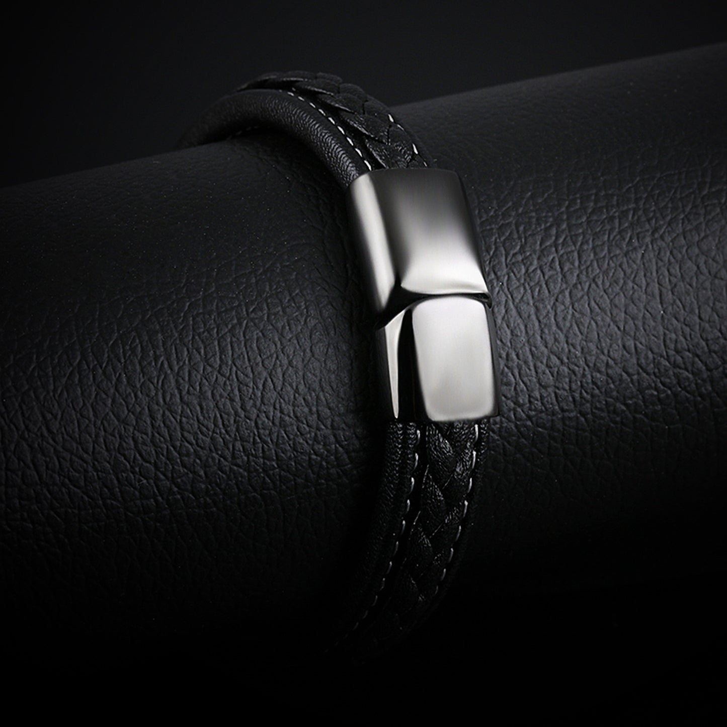 Bracelet en titane noir pour homme – Design géométrique, élégant et durable
