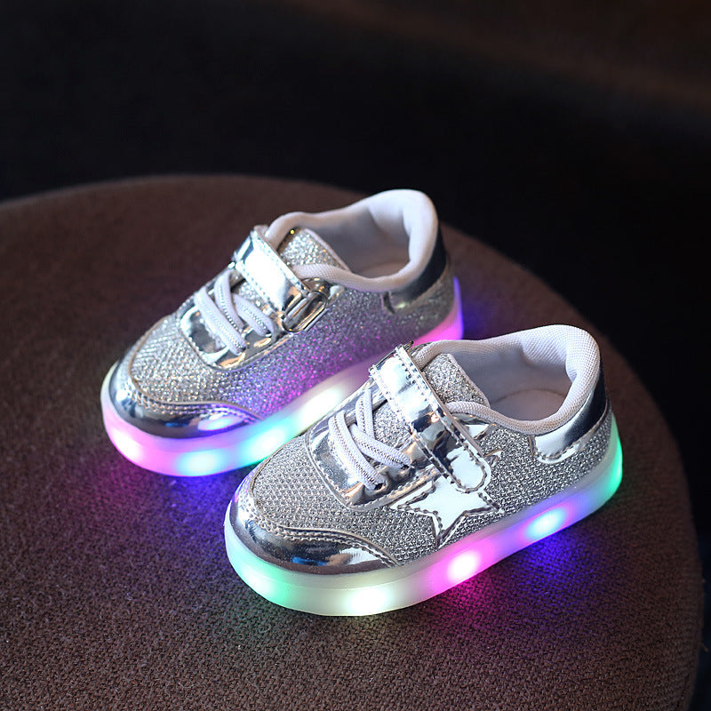 Chaussures LED à bouton magique pour enfants – Lumineuses, modulables et pratiques