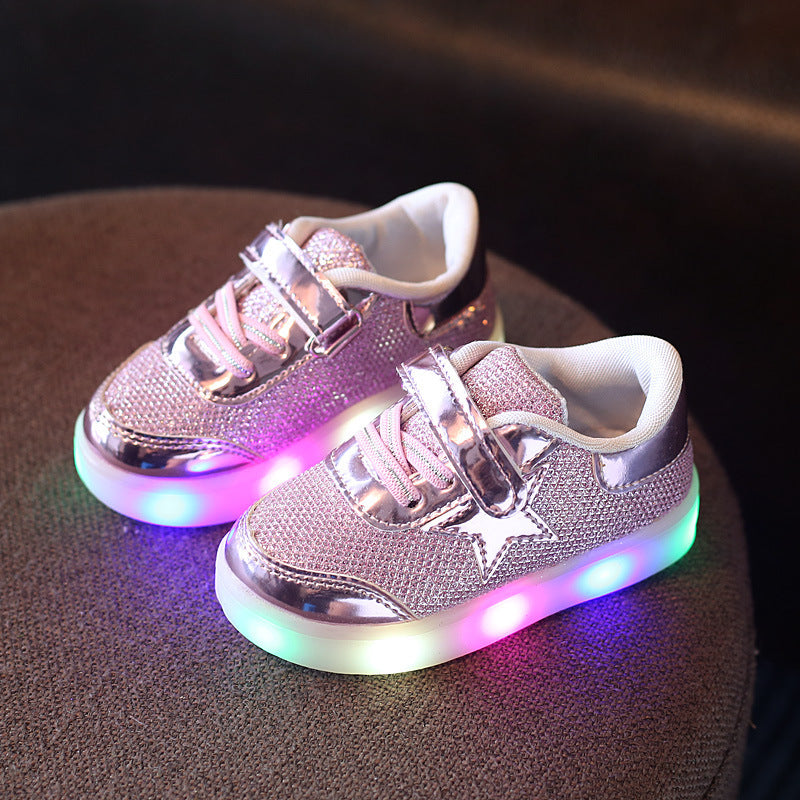 Chaussures LED à bouton magique pour enfants – Lumineuses, modulables et pratiques