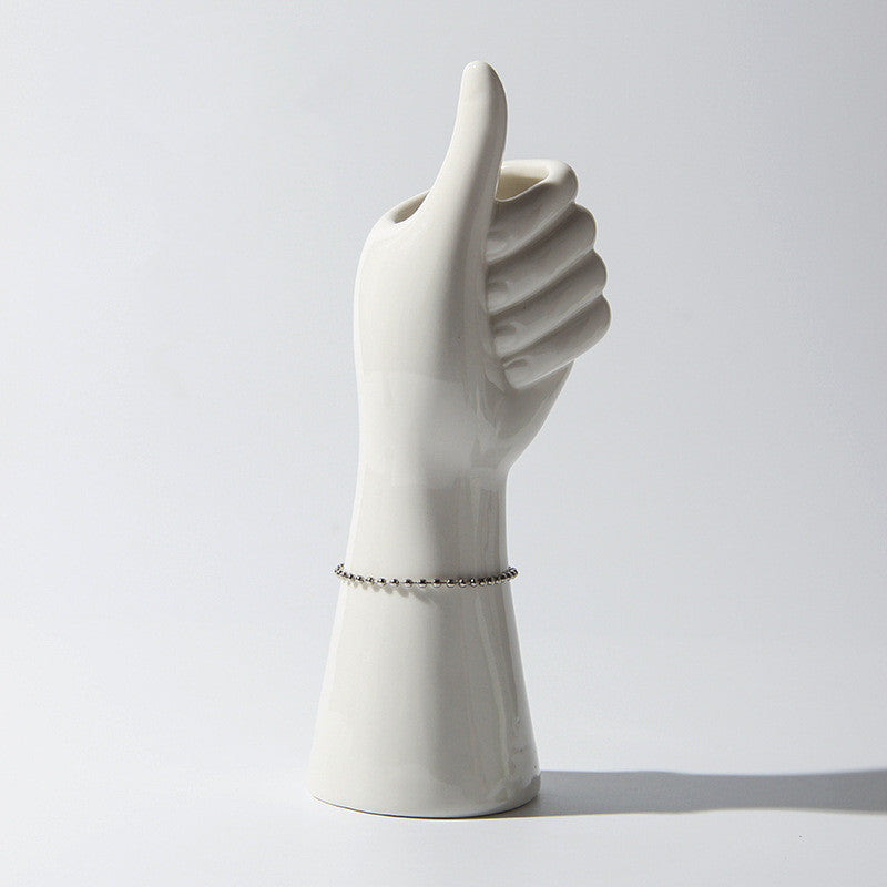 Vase en céramique sculpté – Ornement artistique en forme de corps humain