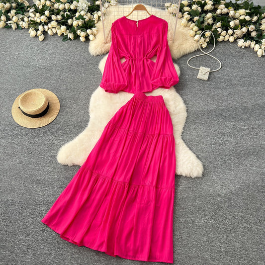 Ensemble féminin à manches longues, col rond, taille cintrée par lacets et jupe taille haute tombante