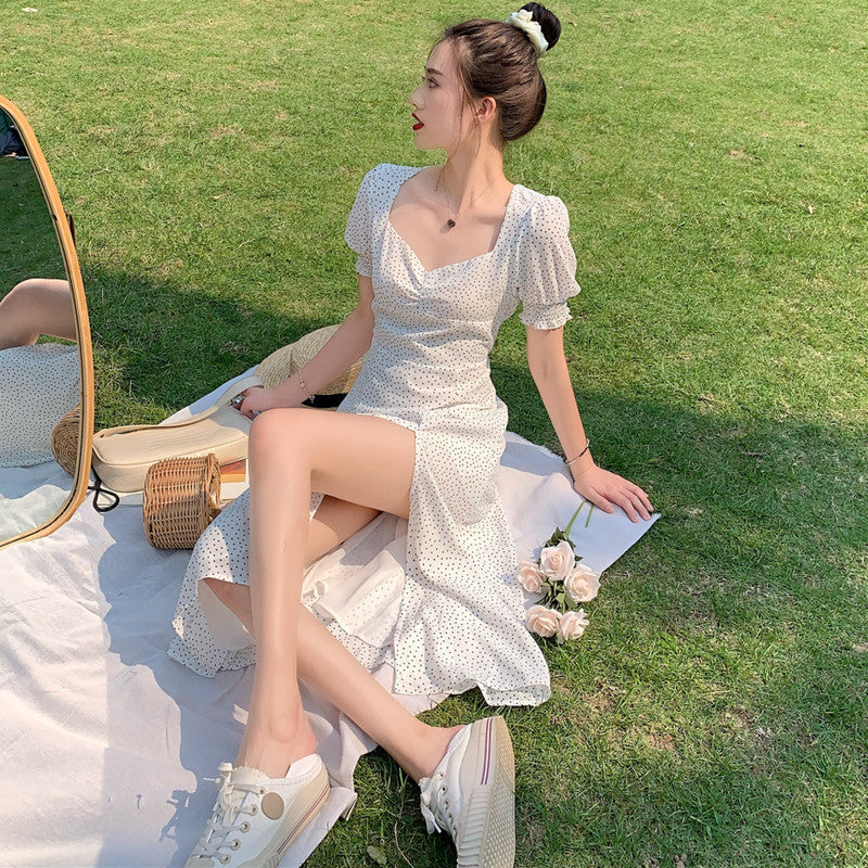 Robe rétro en mousseline à pois – Manches courtes & ourlet fendu