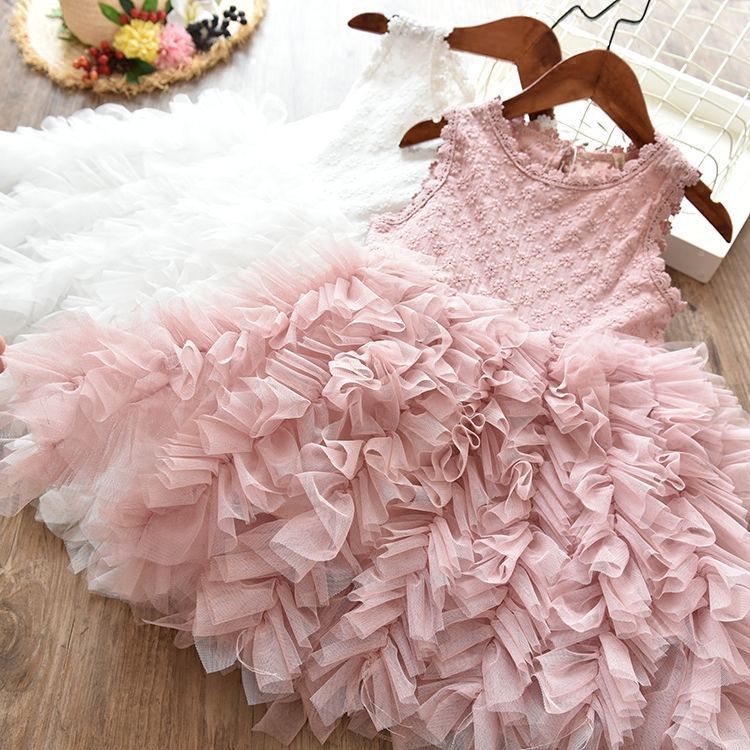 Robe enfant en tulle brodé – Élégance et légèreté pour occasions spéciales