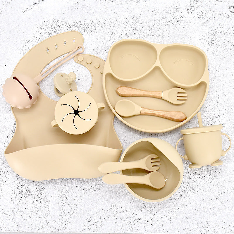Set de vaisselle pour bébé 11 pièces – Vaisselle en silicone avec assiette ventouse, bol, bavoir, cuillère et fourchette