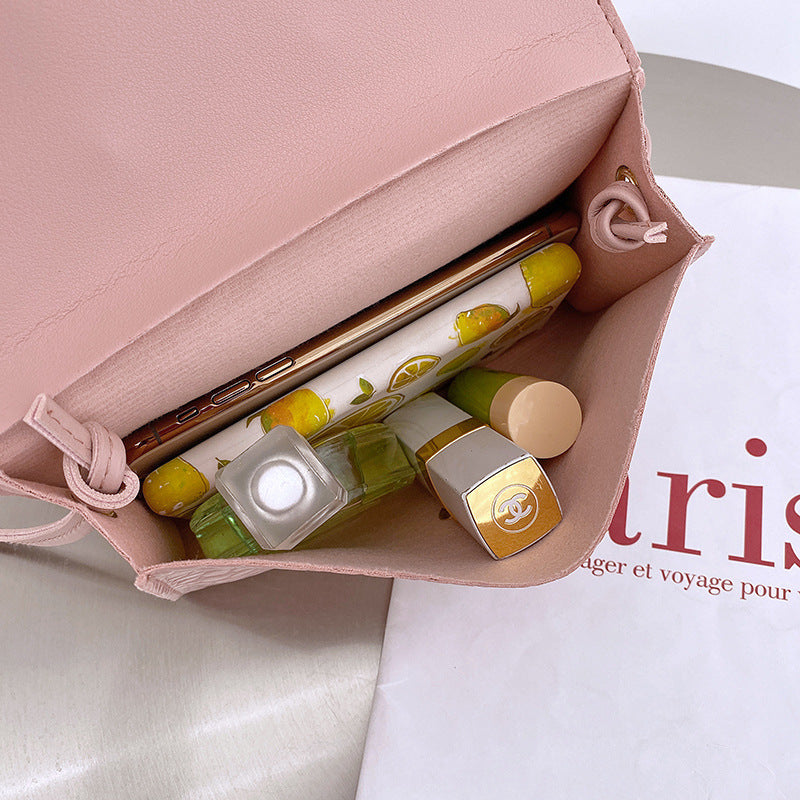 Petit sac carré à franges en forme de cœur – bandoulière diagonale