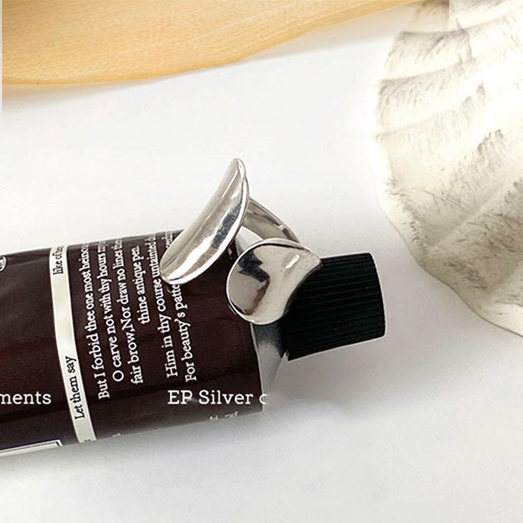 Bague large concave minimaliste – finition lisse et personnalisable