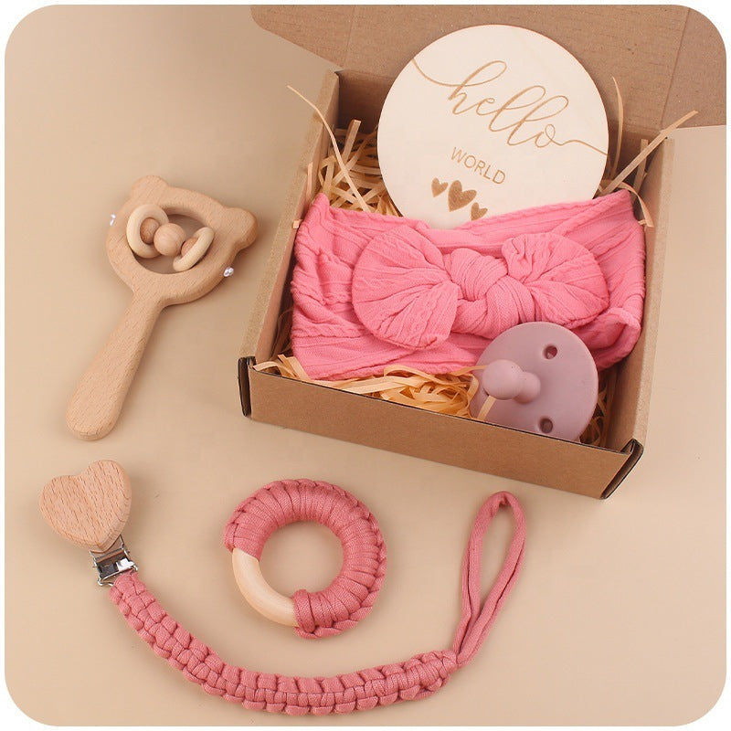 Set de Soins Bébé – Clip de Tétine, Serviette en Coton, Jouet en Bois & Oreilles de Lapin